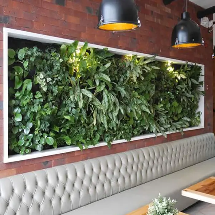 Implementación de Jardines Verticales, Huertos Urbanos, Techos Verdes y Paisajismo