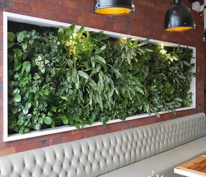 Implementación de Jardines Verticales, Huertos Urbanos, Techos Verdes y Paisajismo